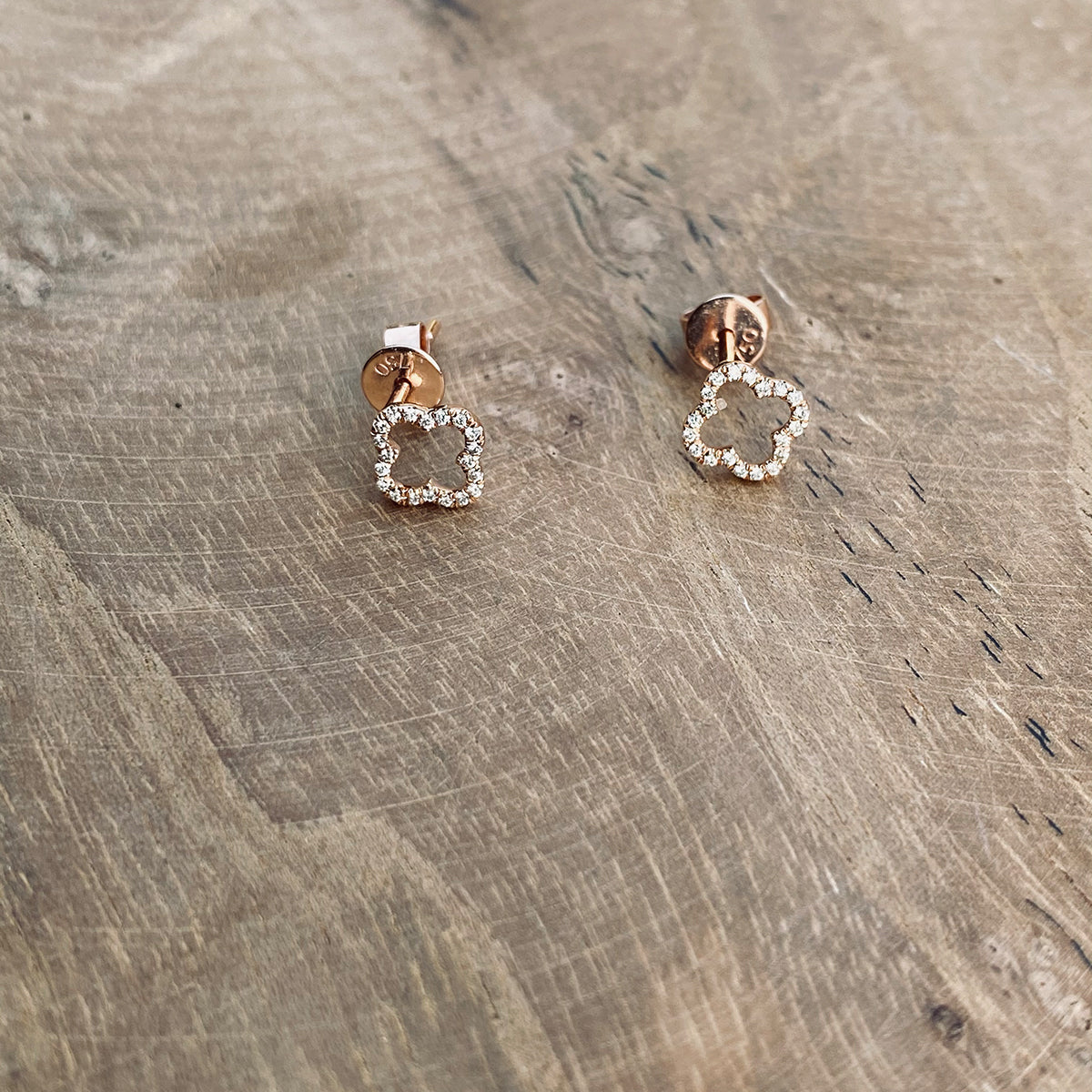 Tiny Four Leafs